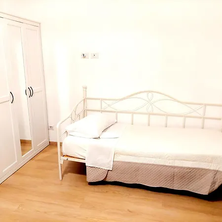 Vanity - 4 Bedrooms With 4 Bathrooms - Ac & Wifi * 罗马